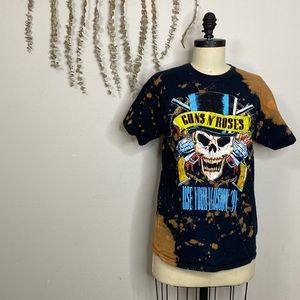 Bleached out Guns N’ Roses tshirt